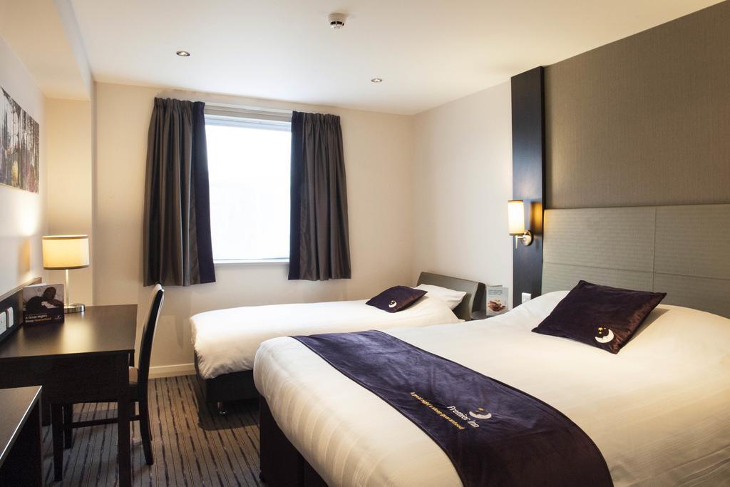 Premier Inn London Croydon West - Purley A23 Rum bild