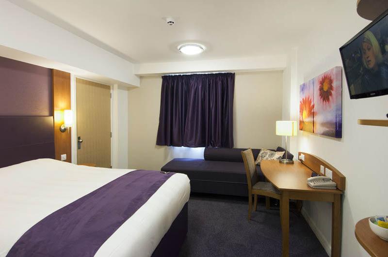 Premier Inn London Croydon West - Purley A23 Exteriör bild