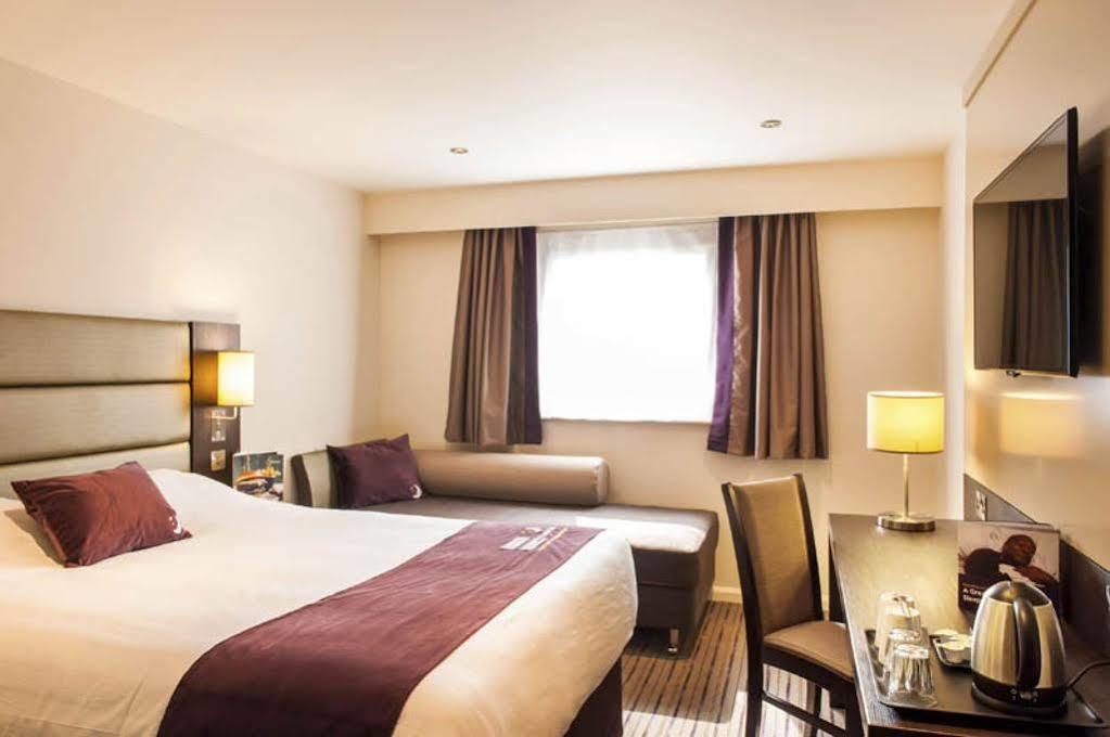 Premier Inn London Croydon West - Purley A23 Exteriör bild